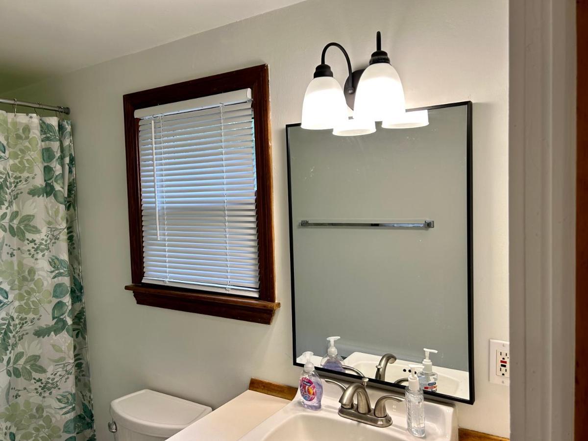 Traveler'S Den In Medford Apartment Exterior photo